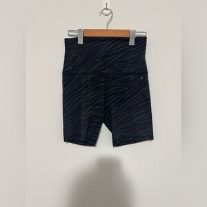 Lululemon Athletica Highwaisted Gray Patterned Biker Shorts